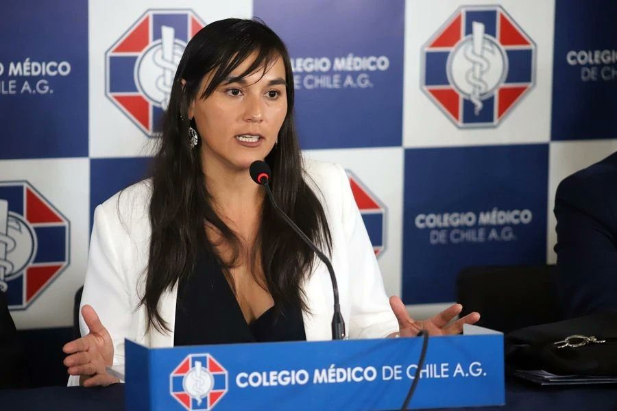 Doctora Izkia Siches comunicó su renuncia a la presidencia del Colegio Médico para sumarse a la campaña de Gabriel Boric