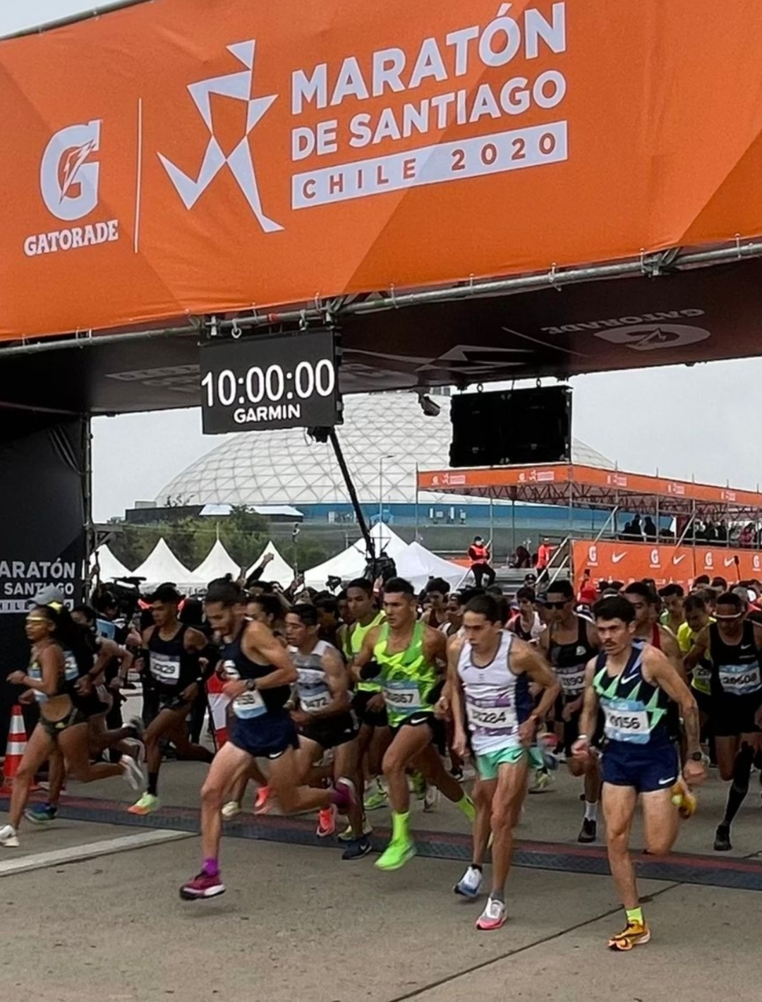 Daniel Cortés y Danica Kusanovic ganaron la Maratón de Santiago