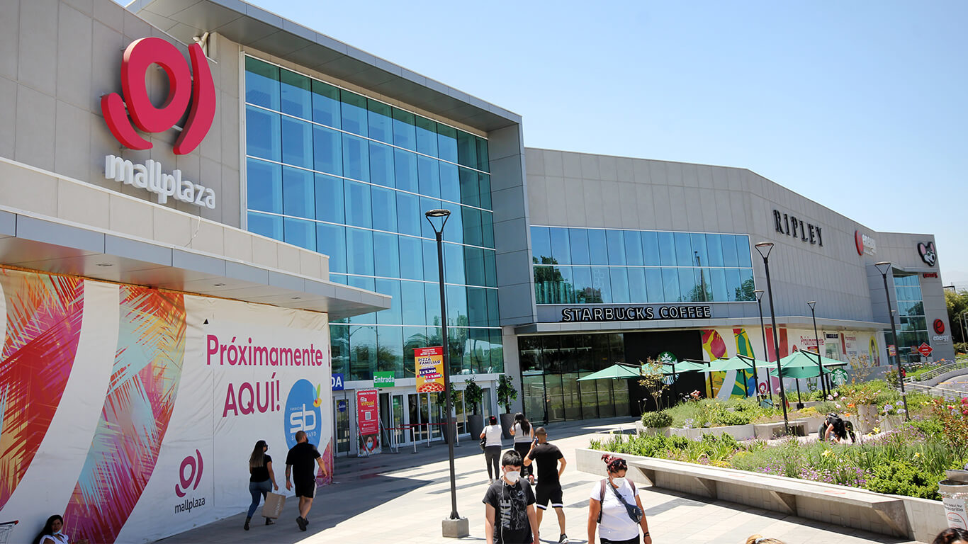 Rotura de cañerías en Mall Plaza Norte de Santiago