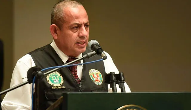 Policia peruano Victor Revoredo viene por Los Pulpos