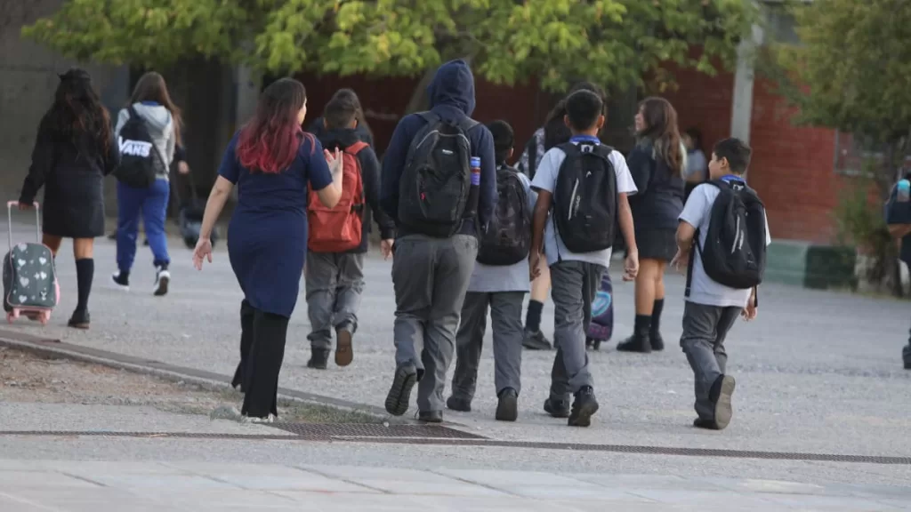 Colegios cierran año escolar