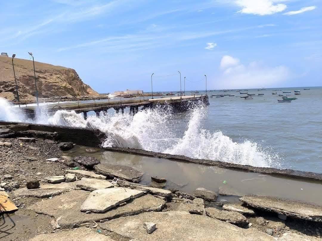 Oleajes anormales dejó 2 muertos y daños materiales