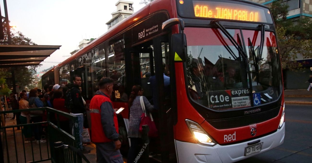 “Super Lunes” incorporación de mas buses y mejor frecuencia en el metro de Santiago