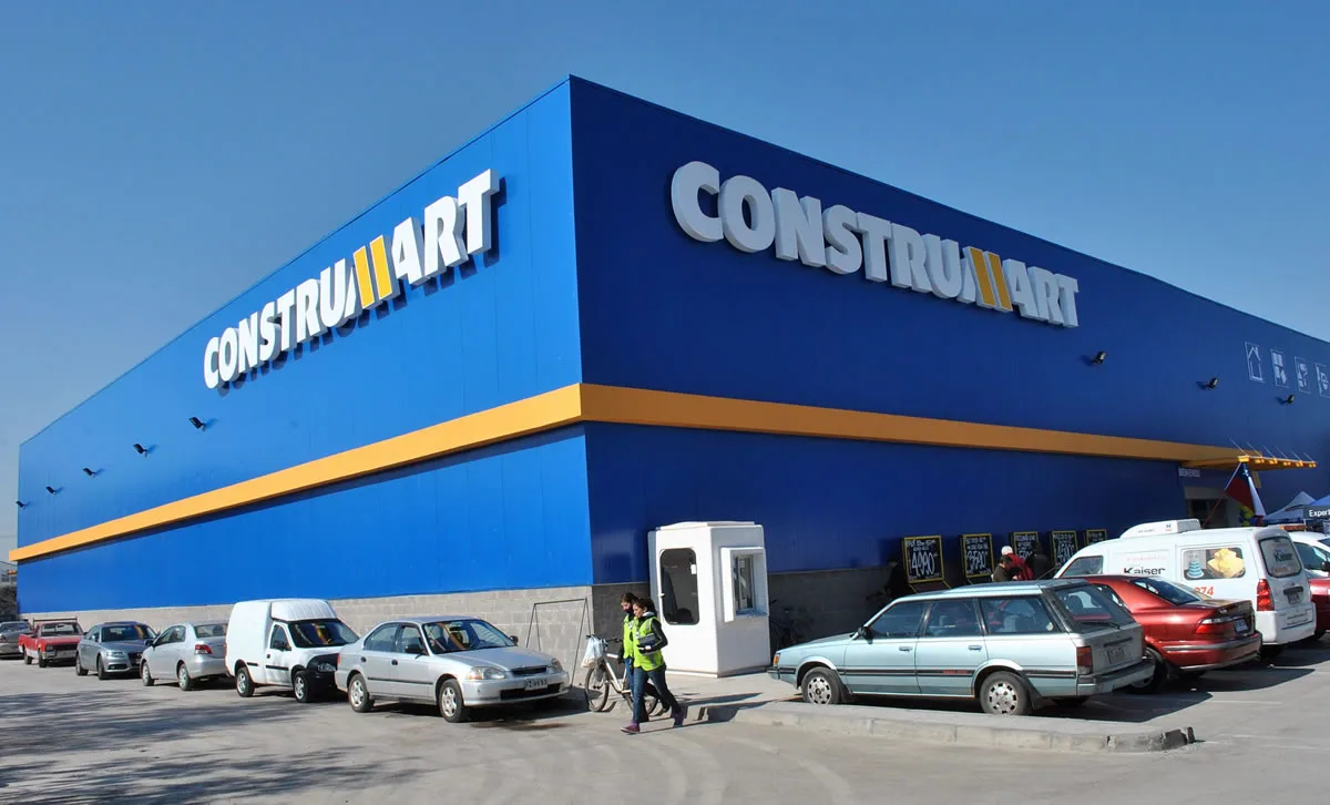Chinos van por “Construmart”