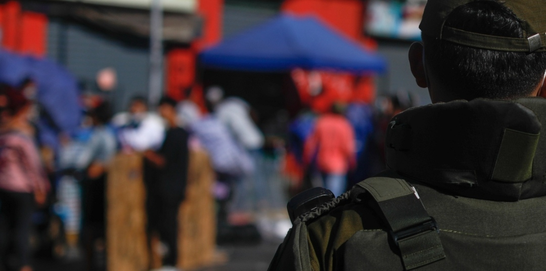 Autoridades, policías, intervienen barrio Meiggs