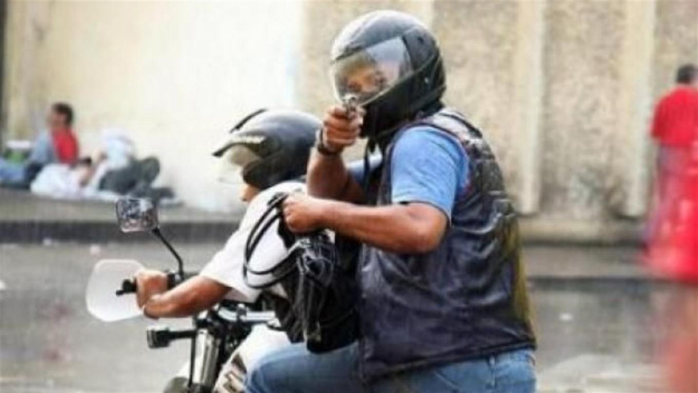 Independencia prohíbe andar de dos en moto